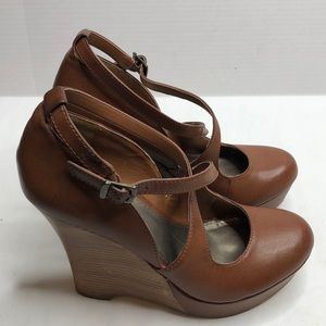 Mia Brown vegan 5 inch platform wedge size 9 EUC